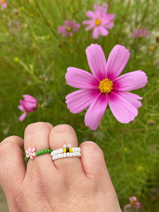beaded bee ring