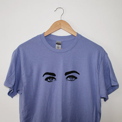 violet eyes tee