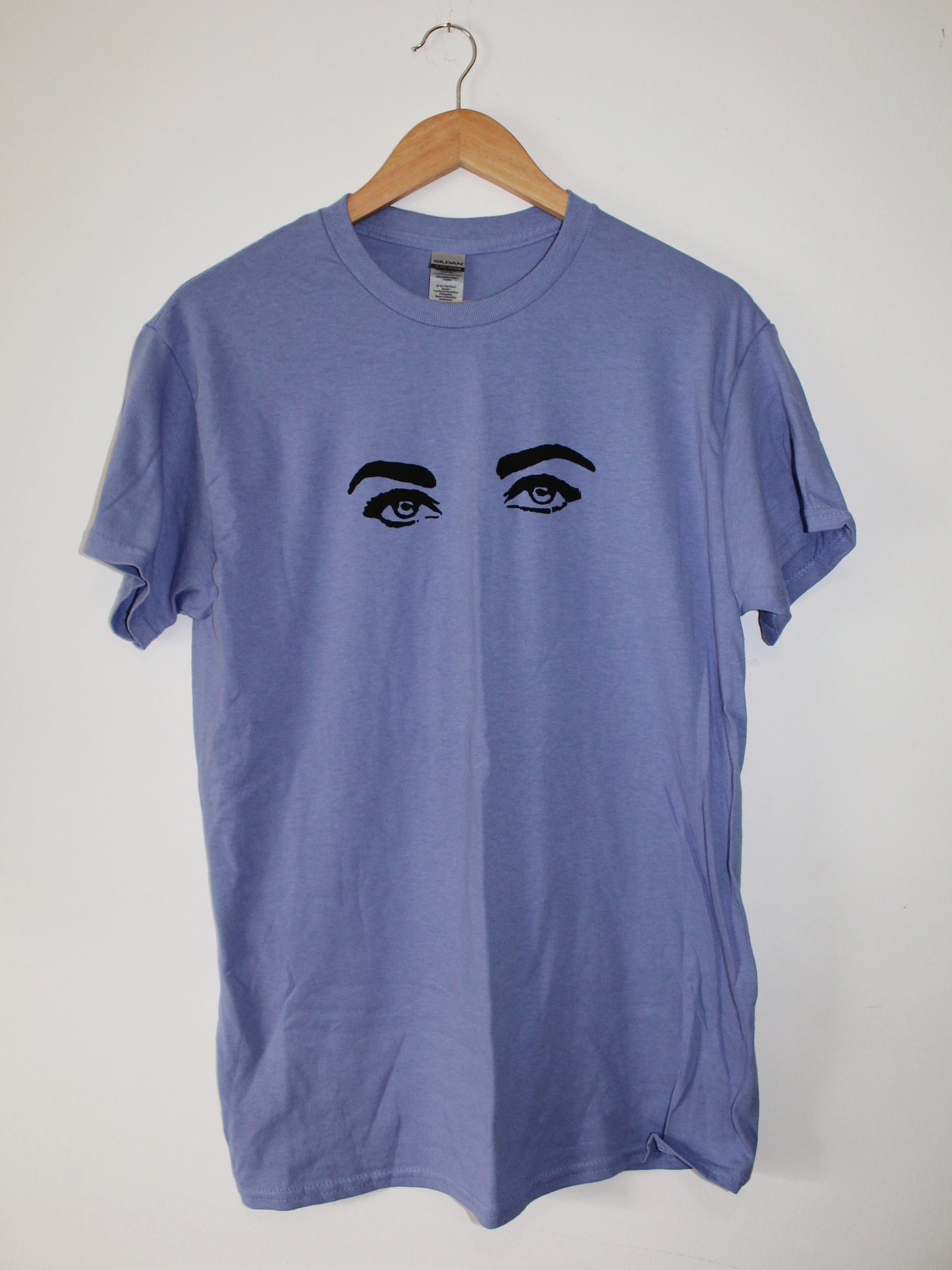 violet eyes tee